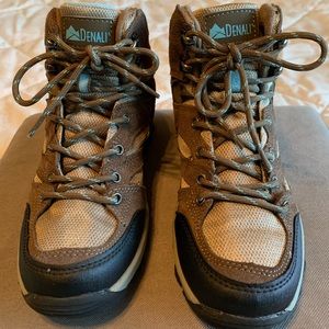 Denali women’s hiking boots 6.5